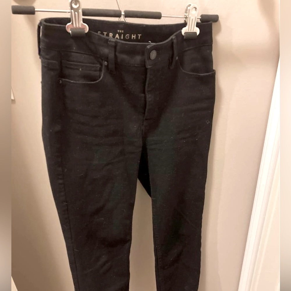 White House black market jeans 00. No longer fit me. Used but in good condition.